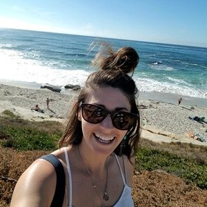 Meet your Posher, Angela